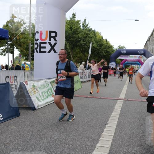 06.09.2026 - CURREX Alsterlauf Yannick Fuchs http://msf.ph/oto/10225103 06.09.2026 10:12:50 Ziel 2193, 2219, 2678, 2942, 3139, 4482, 4825, 5009, 5010, 5809, 8091 meine-sportfotos.de