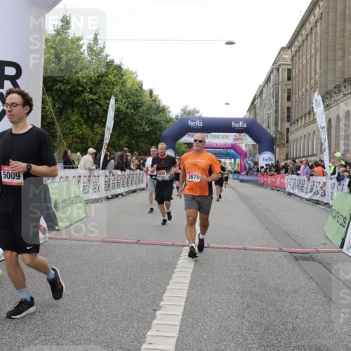 06.09.2026 - CURREX Alsterlauf Yannick Fuchs http://msf.ph/oto/10225122 06.09.2026 10:12:54 Ziel 2193, 2493, 2678, 2725, 2942, 4825, 5009, 5010, 5335, 6235, 8091 meine-sportfotos.de