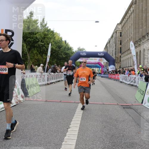 06.09.2026 - CURREX Alsterlauf Yannick Fuchs http://msf.ph/oto/10225123 06.09.2026 10:12:55 Ziel 2193, 2493, 2678, 2725, 2942, 5009, 5010, 5335, 6235, 8091, 8186 meine-sportfotos.de
