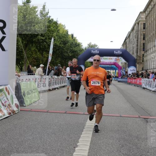 06.09.2026 - CURREX Alsterlauf Yannick Fuchs http://msf.ph/oto/10225125 06.09.2026 10:12:55 Ziel 2193, 2493, 2678, 2725, 2942, 5009, 5010, 5335, 6235, 8091, 8186 meine-sportfotos.de