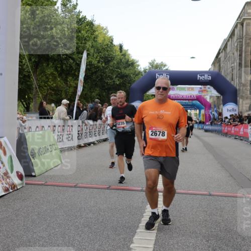06.09.2026 - CURREX Alsterlauf Yannick Fuchs http://msf.ph/oto/10225126 06.09.2026 10:12:55 Ziel 2193, 2493, 2678, 2725, 2942, 5009, 5010, 5335, 6235, 8091, 8186 meine-sportfotos.de