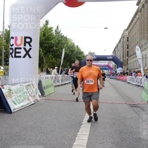 06.09.2026 - CURREX Alsterlauf Yannick Fuchs http://msf.ph/oto/10225128 06.09.2026 10:12:55 Ziel 2193, 2493, 2678, 2725, 2942, 5009, 5010, 5335, 6235, 8091, 8186 meine-sportfotos.de