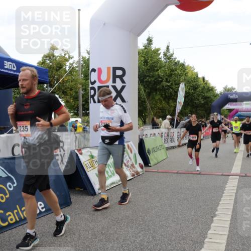 06.09.2026 - CURREX Alsterlauf Yannick Fuchs http://msf.ph/oto/10225131 06.09.2026 10:12:57 Ziel 2193, 2493, 2588, 2678, 2725, 5009, 5010, 5162, 5335, 5601, 6235, 8091, 8186 meine-sportfotos.de