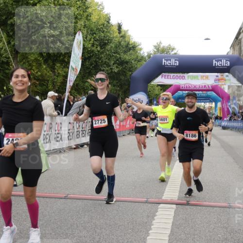 06.09.2026 - CURREX Alsterlauf Yannick Fuchs http://msf.ph/oto/10225137 06.09.2026 10:12:59 Ziel 2493, 2588, 2595, 2678, 2725, 5009, 5010, 5162, 5335, 5601, 6235, 8186 meine-sportfotos.de