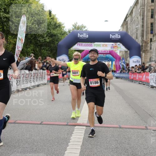 06.09.2026 - CURREX Alsterlauf Yannick Fuchs http://msf.ph/oto/10225141 06.09.2026 10:13:00 Ziel 2285, 2493, 2588, 2595, 2678, 2725, 3901, 5009, 5010, 5162, 5335, 5601, 6235, 8186 meine-sportfotos.de