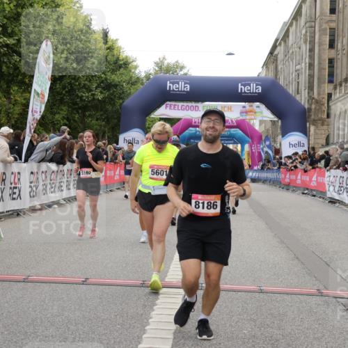 06.09.2026 - CURREX Alsterlauf Yannick Fuchs http://msf.ph/oto/10225142 06.09.2026 10:13:00 Ziel 2285, 2493, 2588, 2595, 2678, 2725, 3901, 5009, 5010, 5162, 5335, 5601, 6235, 8186 meine-sportfotos.de