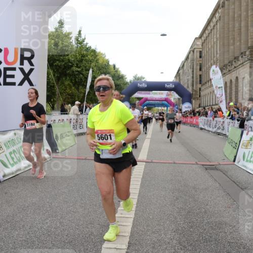 06.09.2026 - CURREX Alsterlauf Yannick Fuchs http://msf.ph/oto/10225153 06.09.2026 10:13:02 Ziel 2073, 2285, 2493, 2588, 2595, 2725, 3891, 3901, 4035, 4103, 5162, 5335, 5601, 6235, 8186 meine-sportfotos.de