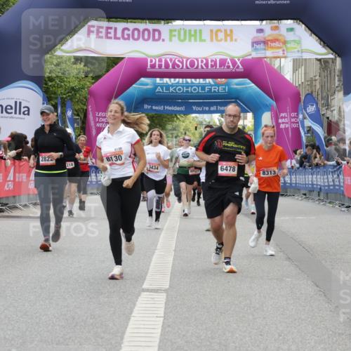 06.09.2026 - CURREX Alsterlauf Yannick Fuchs http://msf.ph/oto/10225177 06.09.2026 10:13:09 Ziel 2073, 2285, 2588, 2595, 2824, 3891, 3901, 4035, 4103, 5162, 5943, 6478, 8130, 8313 meine-sportfotos.de