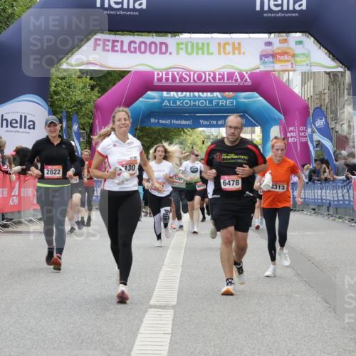 06.09.2026 - CURREX Alsterlauf Yannick Fuchs http://msf.ph/oto/10225179 06.09.2026 10:13:10 Ziel 2073, 2285, 2595, 2822, 2824, 3891, 3901, 4035, 4103, 5943, 6478, 8130, 8313 meine-sportfotos.de