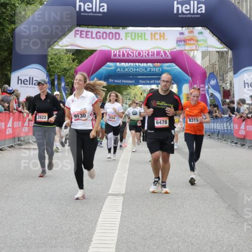 06.09.2026 - CURREX Alsterlauf Yannick Fuchs http://msf.ph/oto/10225182 06.09.2026 10:13:10 Ziel 2073, 2285, 2595, 2822, 2824, 3891, 3901, 4035, 4103, 5943, 6478, 8130, 8313 meine-sportfotos.de