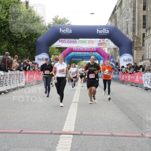 06.09.2026 - CURREX Alsterlauf Yannick Fuchs http://msf.ph/oto/10225184 06.09.2026 10:13:11 Ziel 2073, 2285, 2595, 2822, 2824, 3891, 3901, 4035, 4103, 5943, 6478, 8130, 8313 meine-sportfotos.de
