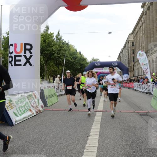 06.09.2026 - CURREX Alsterlauf Yannick Fuchs http://msf.ph/oto/10225212 06.09.2026 10:13:17 Ziel 2178, 2218, 2685, 2822, 2967, 2971, 3434, 3438, 5371, 5372, 6297, 6298, 6478, 8059, 8075, 8130, 8313 meine-sportfotos.de
