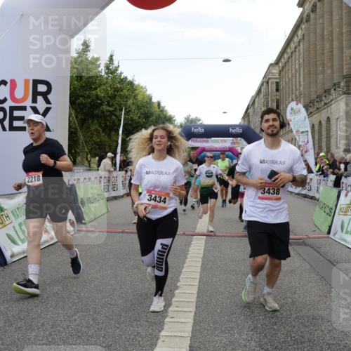 06.09.2026 - CURREX Alsterlauf Yannick Fuchs http://msf.ph/oto/10225219 06.09.2026 10:13:18 Ziel 2178, 2215, 2218, 2685, 2822, 2967, 2971, 3434, 3438, 5371, 5372, 6297, 6298, 6402, 6478, 8059, 8075, 8130, 8313 meine-sportfotos.de