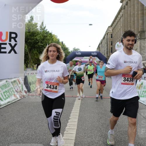 06.09.2026 - CURREX Alsterlauf Yannick Fuchs http://msf.ph/oto/10225222 06.09.2026 10:13:19 Ziel 2178, 2215, 2218, 2685, 2822, 2929, 2967, 2971, 3342, 3434, 3438, 3516, 5371, 5372, 6297, 6298, 6402, 6478, 8059, 8075, 8130, 8313 meine-sportfotos.de