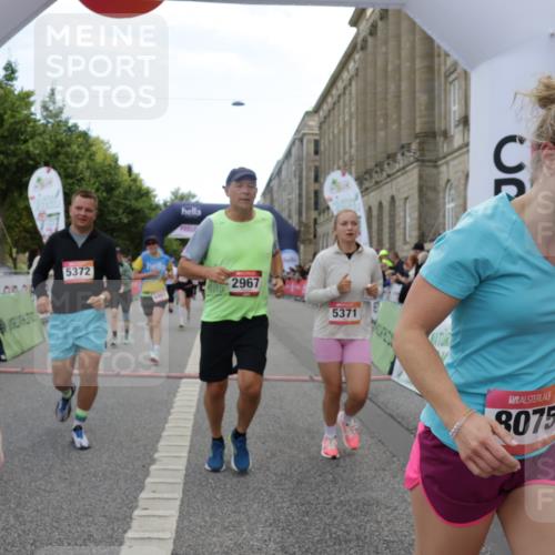 06.09.2026 - CURREX Alsterlauf Yannick Fuchs http://msf.ph/oto/10225235 06.09.2026 10:13:22 Ziel 2178, 2215, 2218, 2685, 2822, 2929, 2967, 2971, 3114, 3342, 3434, 3438, 3516, 4150, 5371, 5372, 6297, 6298, 6402, 8026, 8059, 8075 meine-sportfotos.de