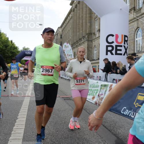 06.09.2026 - CURREX Alsterlauf Yannick Fuchs http://msf.ph/oto/10225236 06.09.2026 10:13:22 Ziel 2178, 2215, 2218, 2685, 2822, 2929, 2967, 2971, 3114, 3342, 3434, 3438, 3516, 4150, 5371, 5372, 6297, 6298, 6402, 8026, 8059, 8075 meine-sportfotos.de