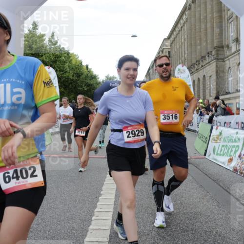 06.09.2026 - CURREX Alsterlauf Yannick Fuchs http://msf.ph/oto/10225250 06.09.2026 10:13:26 Ziel 2215, 2601, 2685, 2929, 2967, 2971, 3061, 3114, 3342, 3516, 3859, 4150, 5371, 5372, 5688, 6297, 6298, 6402, 8026, 8059, 8075 meine-sportfotos.de