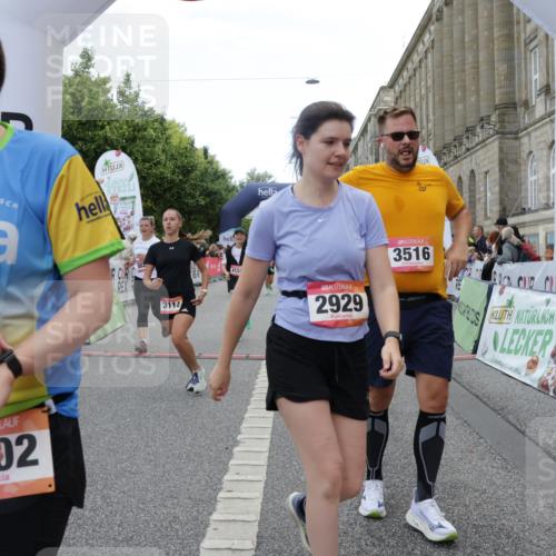 06.09.2026 - CURREX Alsterlauf Yannick Fuchs http://msf.ph/oto/10225251 06.09.2026 10:13:26 Ziel 2215, 2601, 2685, 2929, 2967, 2971, 3061, 3114, 3342, 3516, 3859, 4150, 5371, 5372, 5688, 6297, 6298, 6402, 8026, 8059, 8075 meine-sportfotos.de