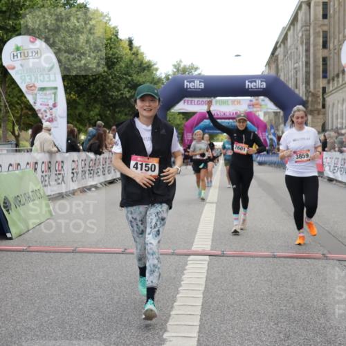 06.09.2026 - CURREX Alsterlauf Yannick Fuchs http://msf.ph/oto/10225255 06.09.2026 10:13:28 Ziel 2215, 2601, 2929, 2967, 3061, 3114, 3342, 3516, 3859, 4150, 5371, 5372, 5688, 6402, 8026 meine-sportfotos.de