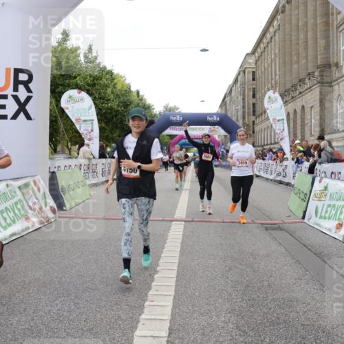 06.09.2026 - CURREX Alsterlauf Yannick Fuchs http://msf.ph/oto/10225257 06.09.2026 10:13:28 Ziel 2215, 2601, 2929, 2967, 3061, 3114, 3342, 3516, 3859, 4150, 5371, 5372, 5688, 6402, 8026 meine-sportfotos.de