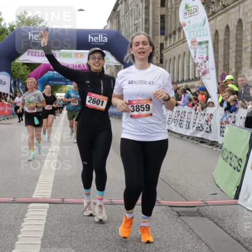 06.09.2026 - CURREX Alsterlauf Yannick Fuchs http://msf.ph/oto/10225258 06.09.2026 10:13:29 Ziel 2215, 2601, 2929, 3061, 3114, 3186, 3187, 3342, 3516, 3859, 4150, 5688, 6402, 8026 meine-sportfotos.de