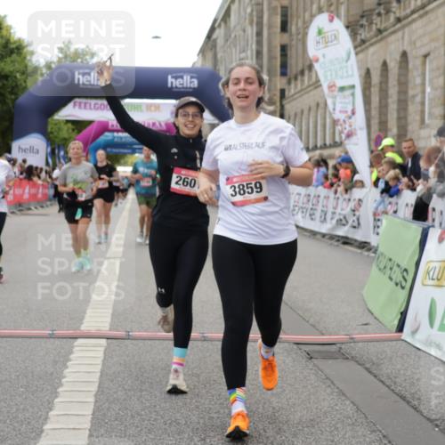 06.09.2026 - CURREX Alsterlauf Yannick Fuchs http://msf.ph/oto/10225259 06.09.2026 10:13:29 Ziel 2215, 2601, 2929, 3061, 3114, 3186, 3187, 3342, 3516, 3859, 4150, 5688, 6402, 8026 meine-sportfotos.de