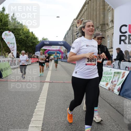 06.09.2026 - CURREX Alsterlauf Yannick Fuchs http://msf.ph/oto/10225263 06.09.2026 10:13:30 Ziel 2215, 2601, 2929, 3061, 3114, 3186, 3187, 3342, 3516, 3859, 4150, 5688, 6402, 8026 meine-sportfotos.de