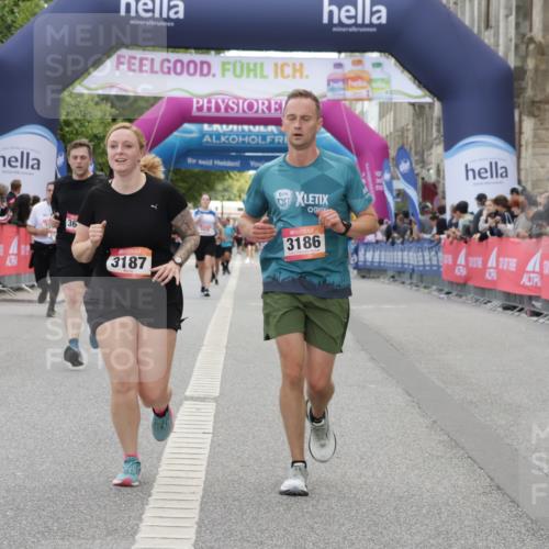 06.09.2026 - CURREX Alsterlauf Yannick Fuchs http://msf.ph/oto/10225270 06.09.2026 10:13:32 Ziel 2601, 3061, 3114, 3168, 3186, 3187, 3643, 3859, 4150, 5688, 8026 meine-sportfotos.de