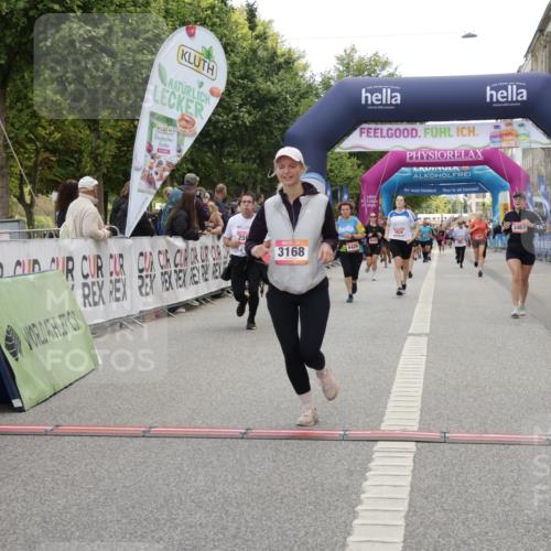06.09.2026 - CURREX Alsterlauf Yannick Fuchs http://msf.ph/oto/10225280 06.09.2026 10:13:37 Ziel 2596, 3061, 3168, 3186, 3187, 3467, 3643, 5688, 6348 meine-sportfotos.de