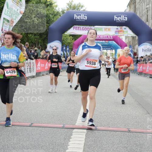 06.09.2026 - CURREX Alsterlauf Yannick Fuchs http://msf.ph/oto/10225303 06.09.2026 10:13:42 Ziel 2596, 2941, 3168, 3467, 3643, 4184, 4416, 5938, 6348, 6429, 8040 meine-sportfotos.de