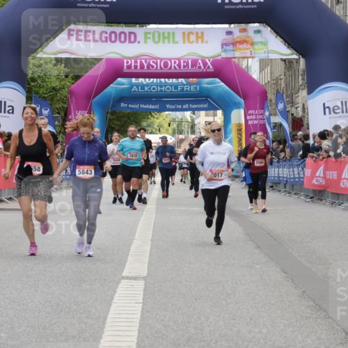 06.09.2026 - CURREX Alsterlauf Yannick Fuchs http://msf.ph/oto/10225315 06.09.2026 10:13:46 Ziel 2596, 2941, 3467, 3558, 4184, 4416, 5843, 5938, 6348, 6429, 8040 meine-sportfotos.de