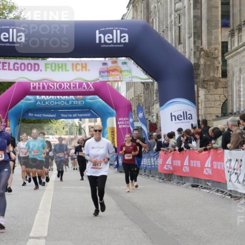 06.09.2026 - CURREX Alsterlauf Yannick Fuchs http://msf.ph/oto/10225318 06.09.2026 10:13:47 Ziel 2596, 2941, 3017, 3467, 3558, 4184, 4416, 5843, 5938, 6348, 6429, 8040 meine-sportfotos.de