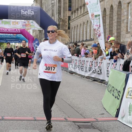 06.09.2026 - CURREX Alsterlauf Yannick Fuchs http://msf.ph/oto/10225327 06.09.2026 10:13:52 Ziel 2555, 2560, 2818, 3017, 3558, 3796, 4184, 4416, 5438, 5440, 5843, 6095, 6096, 8040 meine-sportfotos.de