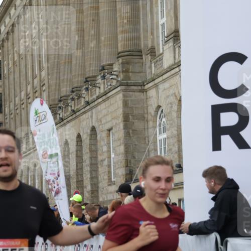06.09.2026 - CURREX Alsterlauf Yannick Fuchs http://msf.ph/oto/10225335 06.09.2026 10:13:57 Ziel 2555, 2560, 2818, 3017, 3510, 3558, 3796, 4398, 4595, 4596, 5438, 5440, 5715, 5843, 6095, 6096, 6289 meine-sportfotos.de