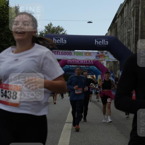 06.09.2026 - CURREX Alsterlauf Yannick Fuchs http://msf.ph/oto/10225337 06.09.2026 10:13:58 Ziel 2555, 2560, 2818, 3017, 3510, 3796, 4398, 4595, 4596, 5438, 5440, 5715, 6095, 6096, 6289 meine-sportfotos.de