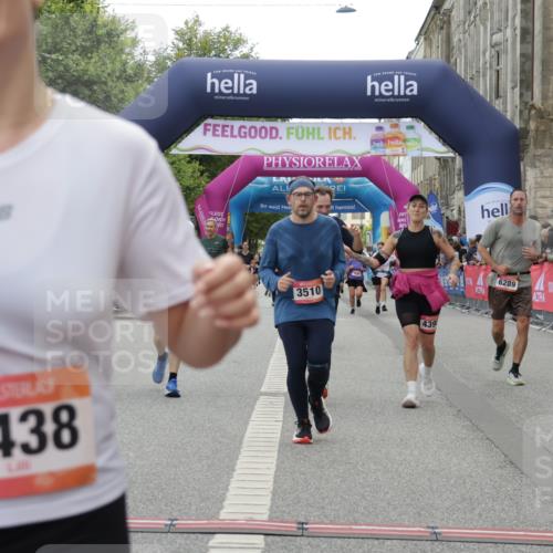06.09.2026 - CURREX Alsterlauf Yannick Fuchs http://msf.ph/oto/10225340 06.09.2026 10:13:59 Ziel 2555, 2560, 2818, 3017, 3510, 3796, 4398, 4595, 4596, 4981, 5438, 5440, 5715, 6095, 6096, 6289 meine-sportfotos.de