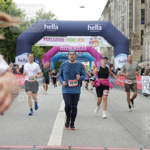 06.09.2026 - CURREX Alsterlauf Yannick Fuchs http://msf.ph/oto/10225341 06.09.2026 10:13:59 Ziel 2555, 2560, 2818, 3017, 3510, 3796, 4398, 4595, 4596, 4981, 5438, 5440, 5715, 6095, 6096, 6289 meine-sportfotos.de