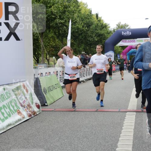 06.09.2026 - CURREX Alsterlauf Yannick Fuchs http://msf.ph/oto/10225351 06.09.2026 10:14:01 Ziel 2555, 2560, 2818, 3510, 3796, 4398, 4595, 4596, 4981, 5438, 5440, 5715, 6095, 6096, 6289 meine-sportfotos.de