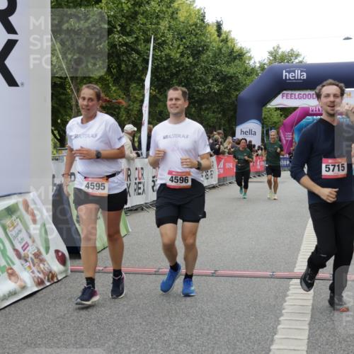 06.09.2026 - CURREX Alsterlauf Yannick Fuchs http://msf.ph/oto/10225355 06.09.2026 10:14:02 Ziel 2555, 2560, 2818, 2866, 2867, 3510, 4398, 4595, 4596, 4981, 5438, 5440, 5715, 6289 meine-sportfotos.de