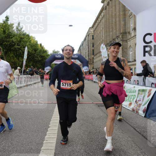 06.09.2026 - CURREX Alsterlauf Yannick Fuchs http://msf.ph/oto/10225356 06.09.2026 10:14:03 Ziel 2555, 2560, 2818, 2866, 2867, 3510, 3992, 3993, 4398, 4595, 4596, 4981, 5438, 5440, 5715, 6289 meine-sportfotos.de