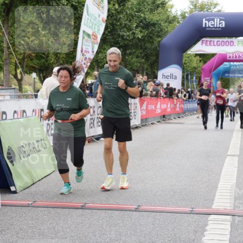 06.09.2026 - CURREX Alsterlauf Yannick Fuchs http://msf.ph/oto/10225366 06.09.2026 10:14:06 Ziel 2866, 2867, 3494, 3510, 3992, 3993, 4253, 4398, 4595, 4596, 4981, 5715, 6289 meine-sportfotos.de