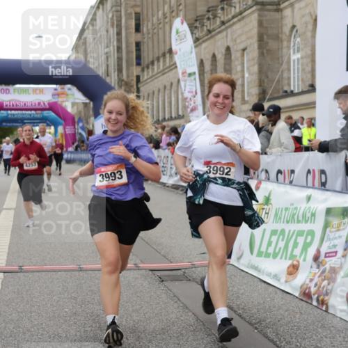 06.09.2026 - CURREX Alsterlauf Yannick Fuchs http://msf.ph/oto/10225369 06.09.2026 10:14:08 Ziel 2800, 2866, 2867, 3494, 3992, 3993, 4109, 4253, 4398, 4595, 4596, 4981, 5506, 5715, 6289 meine-sportfotos.de