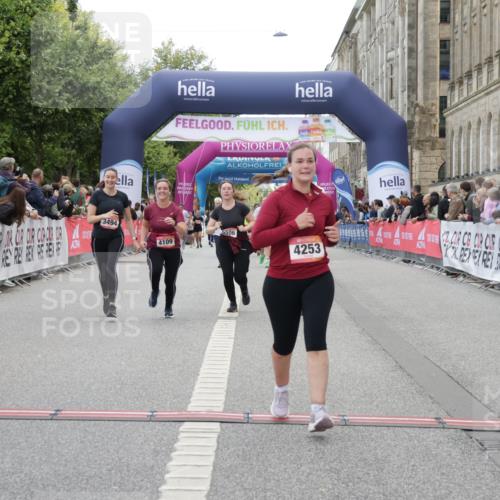 06.09.2026 - CURREX Alsterlauf Yannick Fuchs http://msf.ph/oto/10225376 06.09.2026 10:14:09 Ziel 2800, 2866, 2867, 3494, 3992, 3993, 4109, 4253, 4398, 4595, 4596, 4981, 5506, 5715, 6289 meine-sportfotos.de
