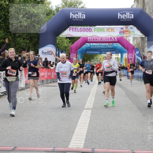 06.09.2026 - CURREX Alsterlauf Yannick Fuchs http://msf.ph/oto/10225398 06.09.2026 10:14:15 Ziel 2800, 3039, 3494, 3864, 3986, 3992, 3993, 4109, 4253, 4452, 4637, 5183, 5506 meine-sportfotos.de