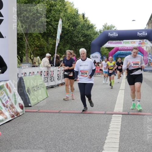 06.09.2026 - CURREX Alsterlauf Yannick Fuchs http://msf.ph/oto/10225411 06.09.2026 10:14:19 Ziel 2800, 3039, 3418, 3513, 3864, 3986, 4109, 4452, 4637, 5183, 5363, 5395, 5475, 5506, 6052 meine-sportfotos.de