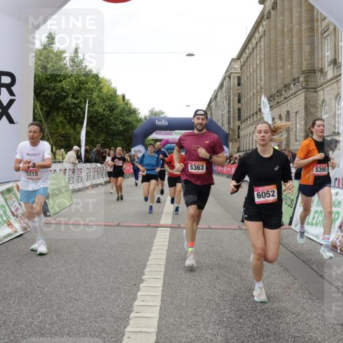 06.09.2026 - CURREX Alsterlauf Yannick Fuchs http://msf.ph/oto/10225430 06.09.2026 10:14:24 Ziel 3039, 3418, 3513, 3864, 3986, 4036, 4196, 4205, 4637, 4885, 5002, 5183, 5255, 5363, 5395, 5449, 5475, 6052 meine-sportfotos.de