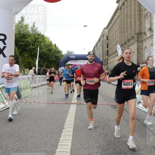 06.09.2026 - CURREX Alsterlauf Yannick Fuchs http://msf.ph/oto/10225431 06.09.2026 10:14:24 Ziel 3039, 3418, 3513, 3864, 3986, 4036, 4196, 4205, 4637, 4885, 5002, 5183, 5255, 5363, 5395, 5449, 5475, 6052 meine-sportfotos.de
