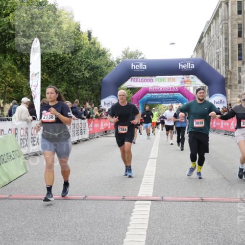 06.09.2026 - CURREX Alsterlauf Yannick Fuchs http://msf.ph/oto/10225457 06.09.2026 10:14:30 Ziel 2138, 2384, 2644, 3418, 3829, 4036, 4196, 4205, 4885, 5002, 5255, 5363, 5395, 5449, 6052, 6444 meine-sportfotos.de