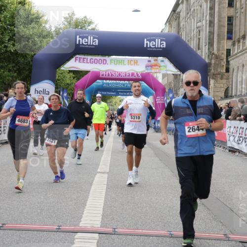 06.09.2026 - CURREX Alsterlauf Yannick Fuchs http://msf.ph/oto/10225477 06.09.2026 10:14:34 Ziel 2138, 2384, 2421, 2644, 3624, 3829, 3907, 4036, 4683, 4885, 5002, 5310, 6444 meine-sportfotos.de