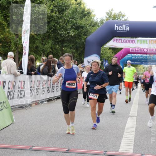 06.09.2026 - CURREX Alsterlauf Yannick Fuchs http://msf.ph/oto/10225478 06.09.2026 10:14:35 Ziel 2138, 2384, 2421, 2644, 3624, 3829, 3907, 4036, 4683, 4885, 5310, 5965, 6444 meine-sportfotos.de